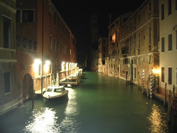 канал, ночь        | Венеция _ Биеннале 2004